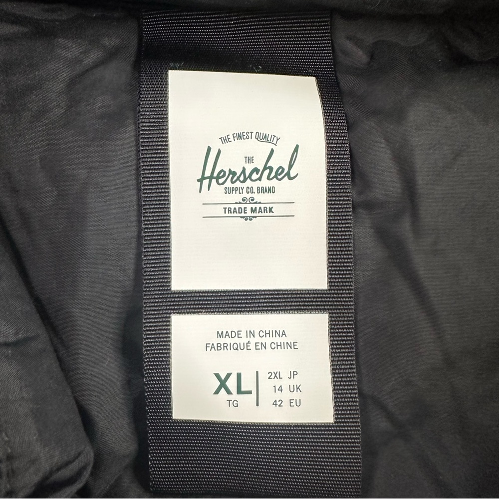 NWT Herschel Supply Co Women's Featherless High Fill Jacket Size XL - Picture 5 of 15